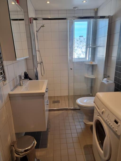 Trevlig Laegenhet Naera Stroemstad Centrum Buitenkant foto
