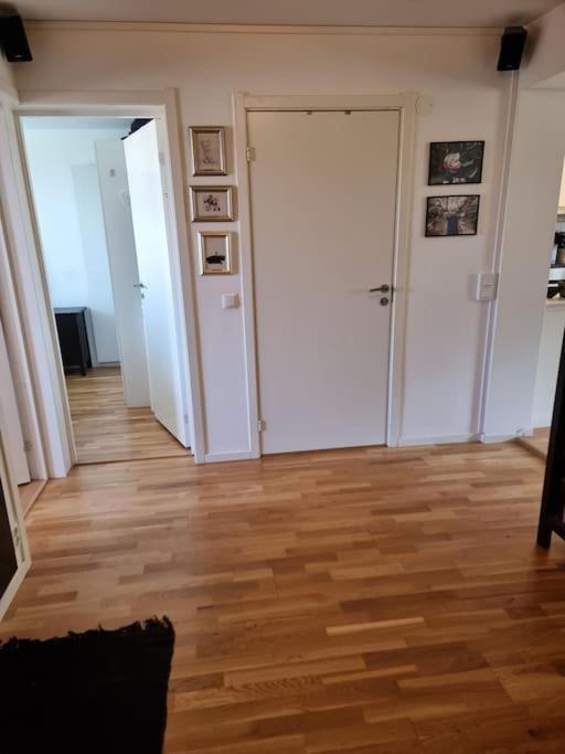 Trevlig Laegenhet Naera Stroemstad Centrum Buitenkant foto